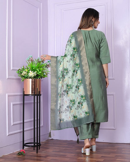 Glorious Rusian Silk Green Color Straight Kurt With Pent