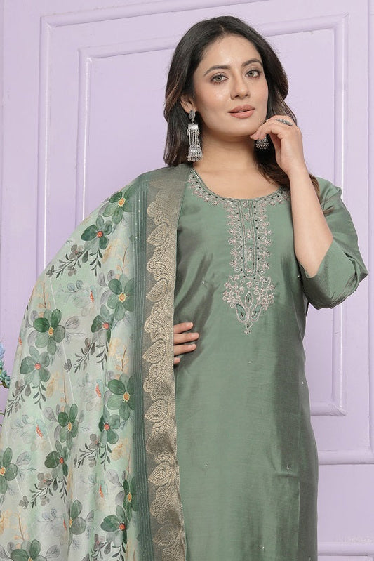 Glorious Rusian Silk Green Color Straight Kurt With Pent