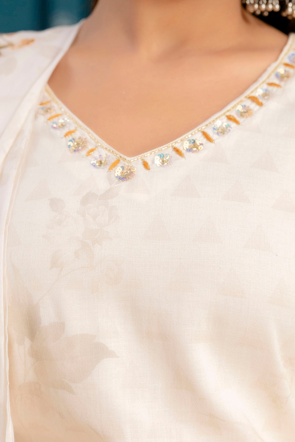 Precious Cotton Off White Color Straight Kurti With Pent